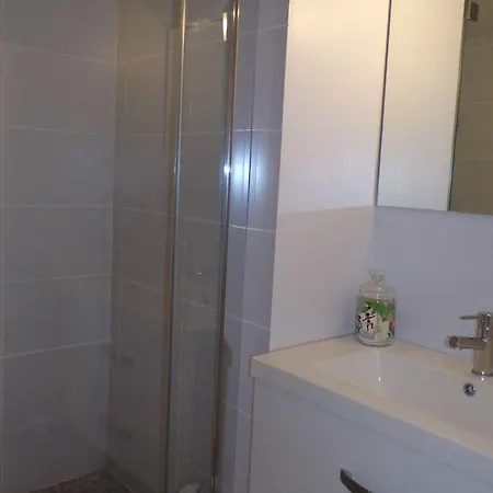 Апартаменты Cosy Avec Piscine, Terrasse & Parking, A 100m De La - Fr-1-328-250